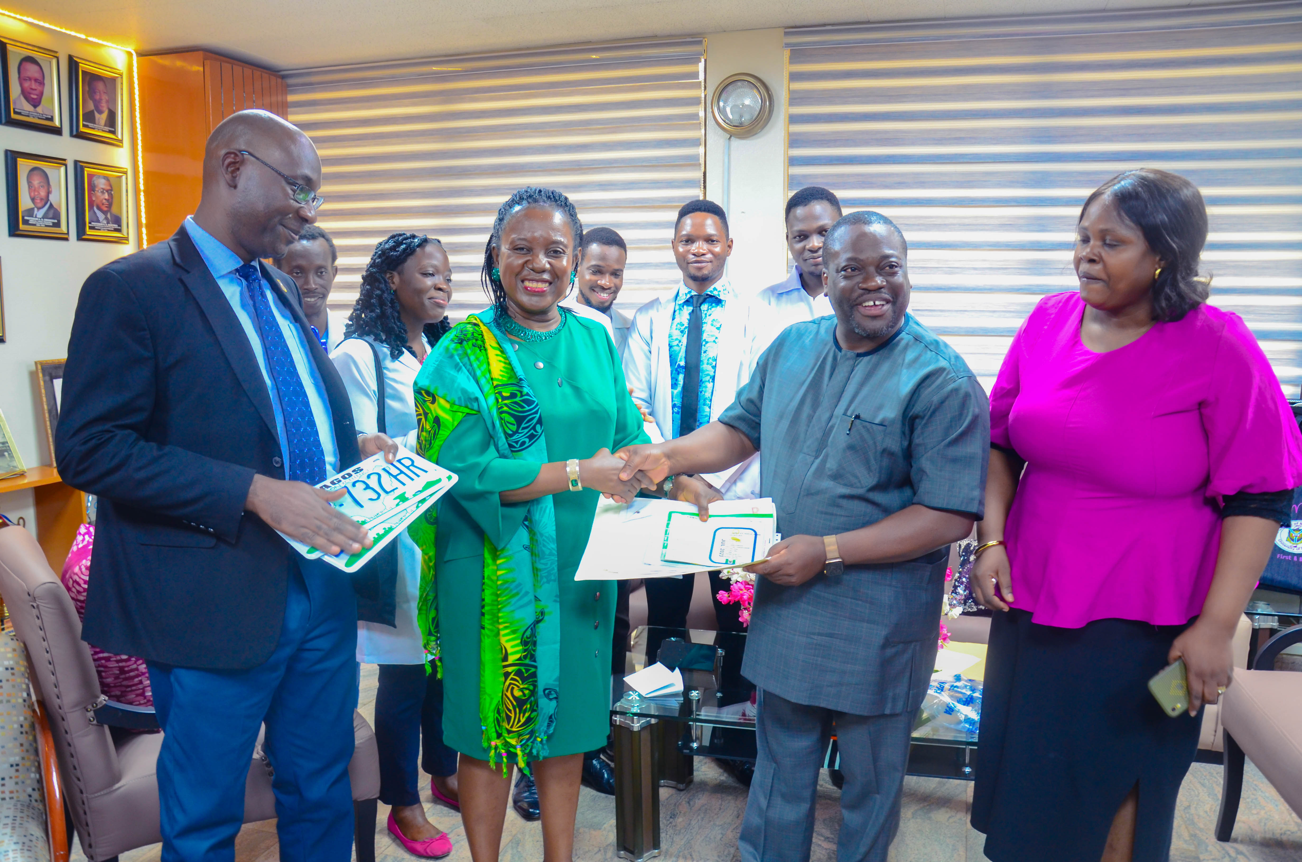 BOVAS & COMPANY LIMITED DONATES 16-SEATER TOYOTA HIACE BUS TO COLLEGE OF MEDICINE UNIVERSITY OF IBADAN