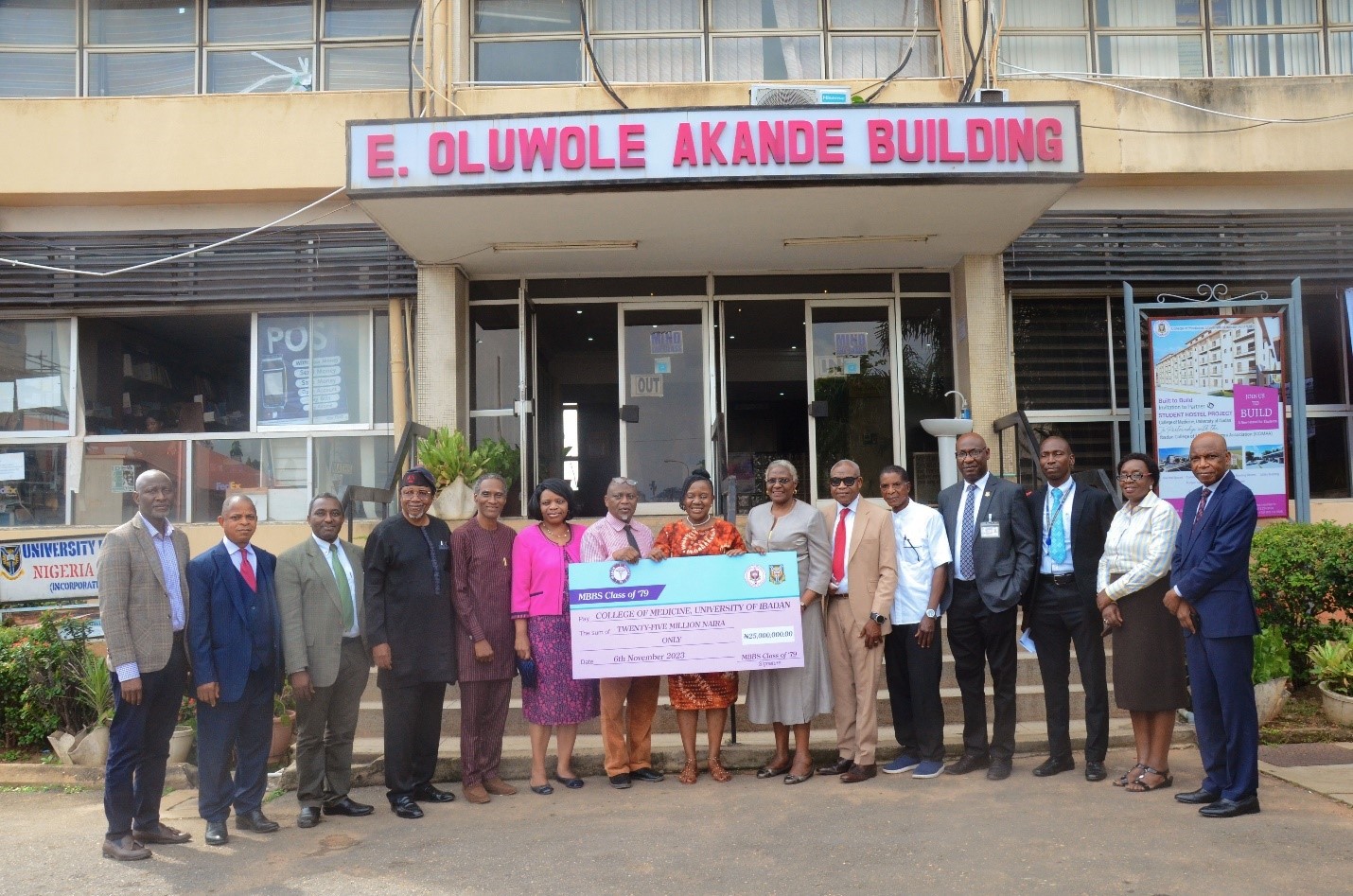 COLLEGE OF MEDICINE, UNIVERSITY OF IBADAN MBBS CLASS OF 1979 DONATES N25 MILLION NAIRA TO THE STUDENT HOSTELS’ BUILDING PROJECT