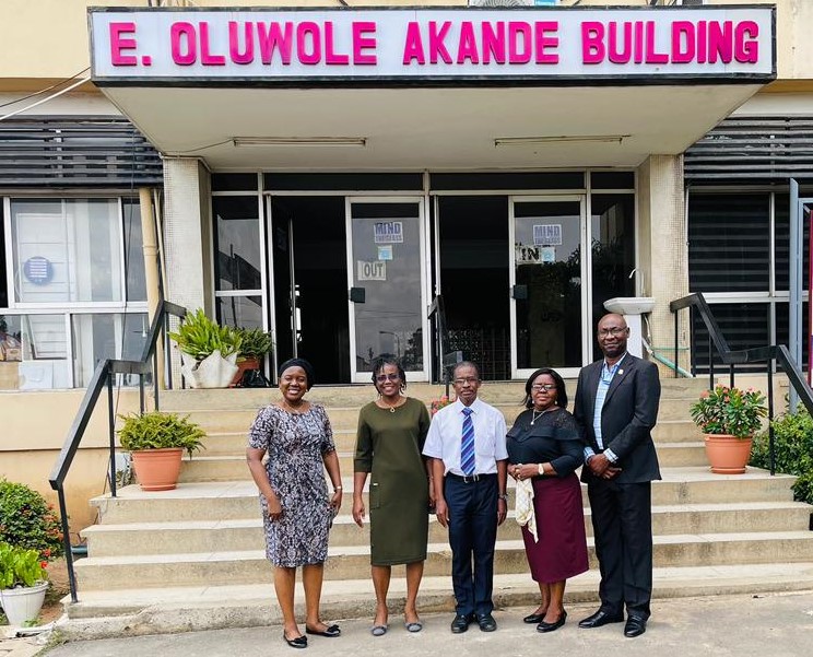 SAVE-THE-DATE!   AHEAD OF THEIR CLASS REUNION IN APRIL 2023 REPRESENTATIVES OF THE MBBS & BDS CLASS OF 1990 PAY THE PROVOST A COURTESY VISIT 
